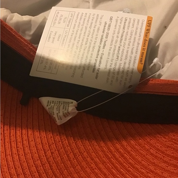 Oh Sunny red visor sun hat with carrying bag NWT - Picture 6 of 7